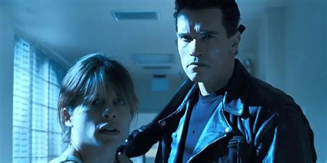 Linda Hamilton revela que não botou fé em Arnold Schwarzenegger durante O Exterminador do Futuro